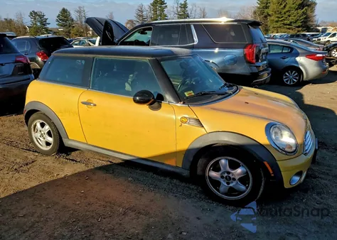 2009 Mini Cooper z USA, uszkodzony, nr VIN WMWMF33569TW72873